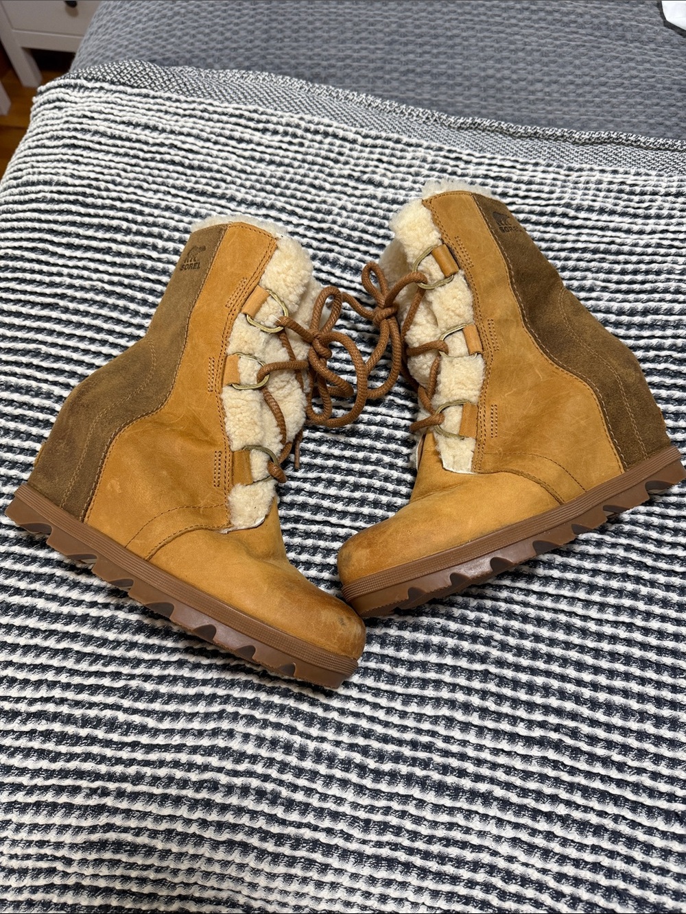 Sorel Women's Two-Tone Tan Suede Lace-Up Wedge Boots with Shearling